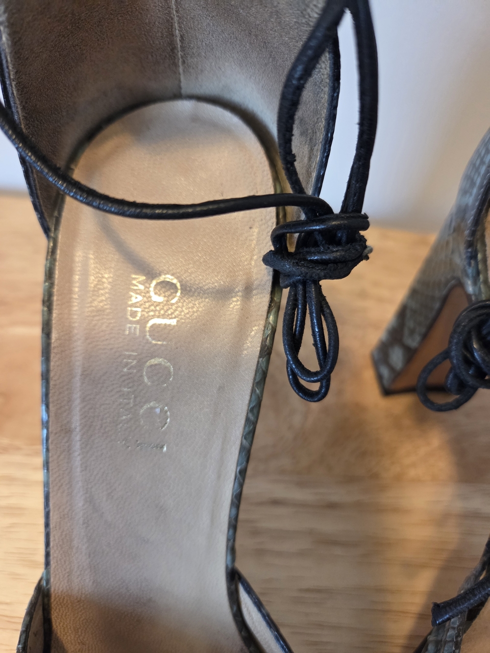 Gucci Greenish Blue Neutral Snakeskin Horsebit Ankle-Tie Heels Size 9 - Picture 5 of 9